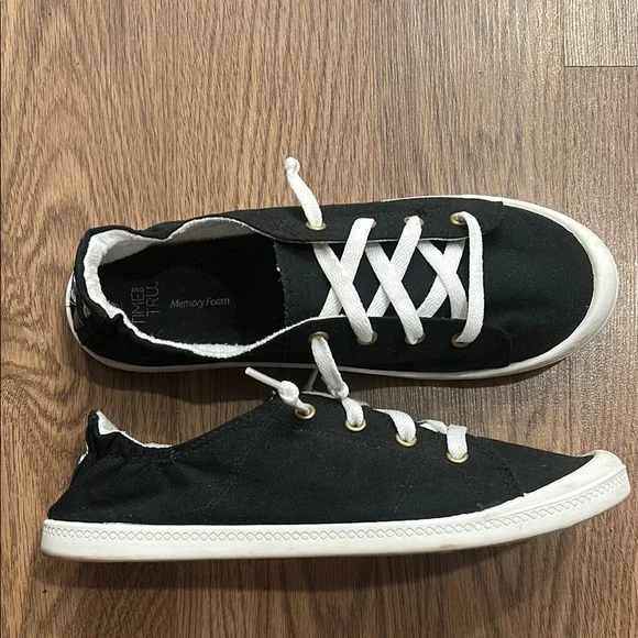 Black Canvas Sneakers, time and tru - Picture 3 of 6